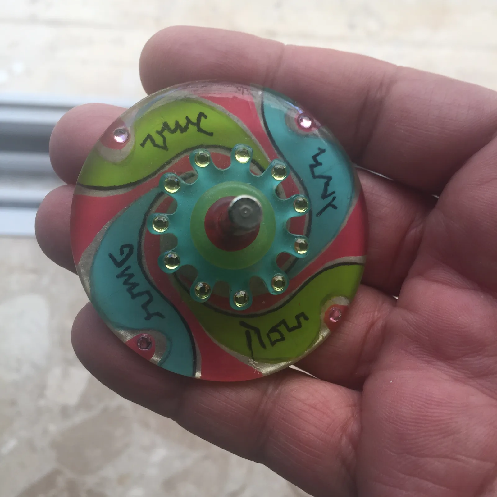 סביבון פרח כחול