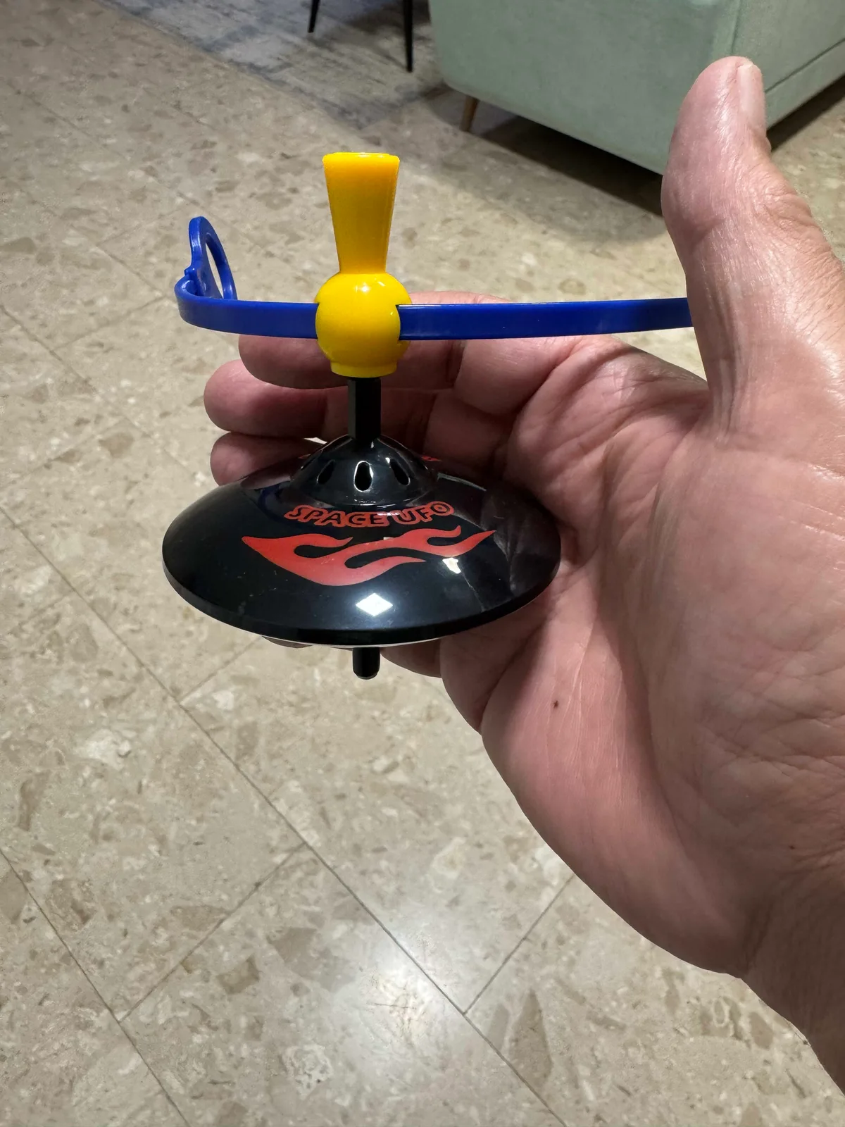 ג'ירוסקופ חללית חיזר