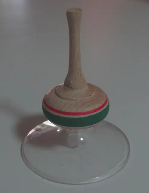 סביבון עץ מרומניה