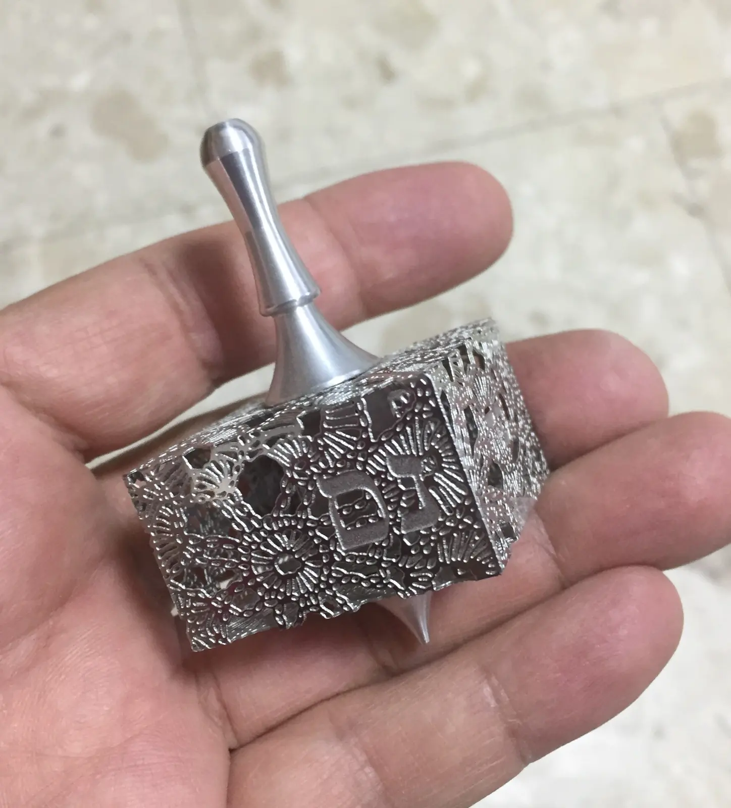 סביבון של טלילה אברהם ממטאלייס