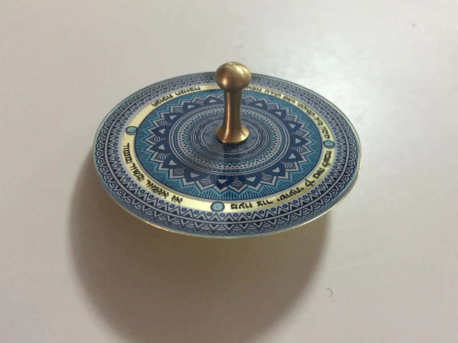 סביבון מתכת של קראשי