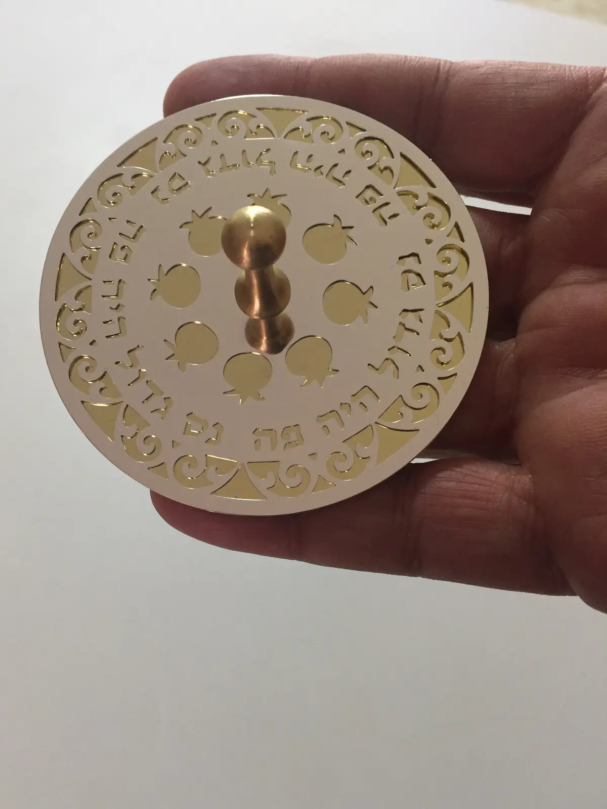 סביבון מתכת זהב של קראשי