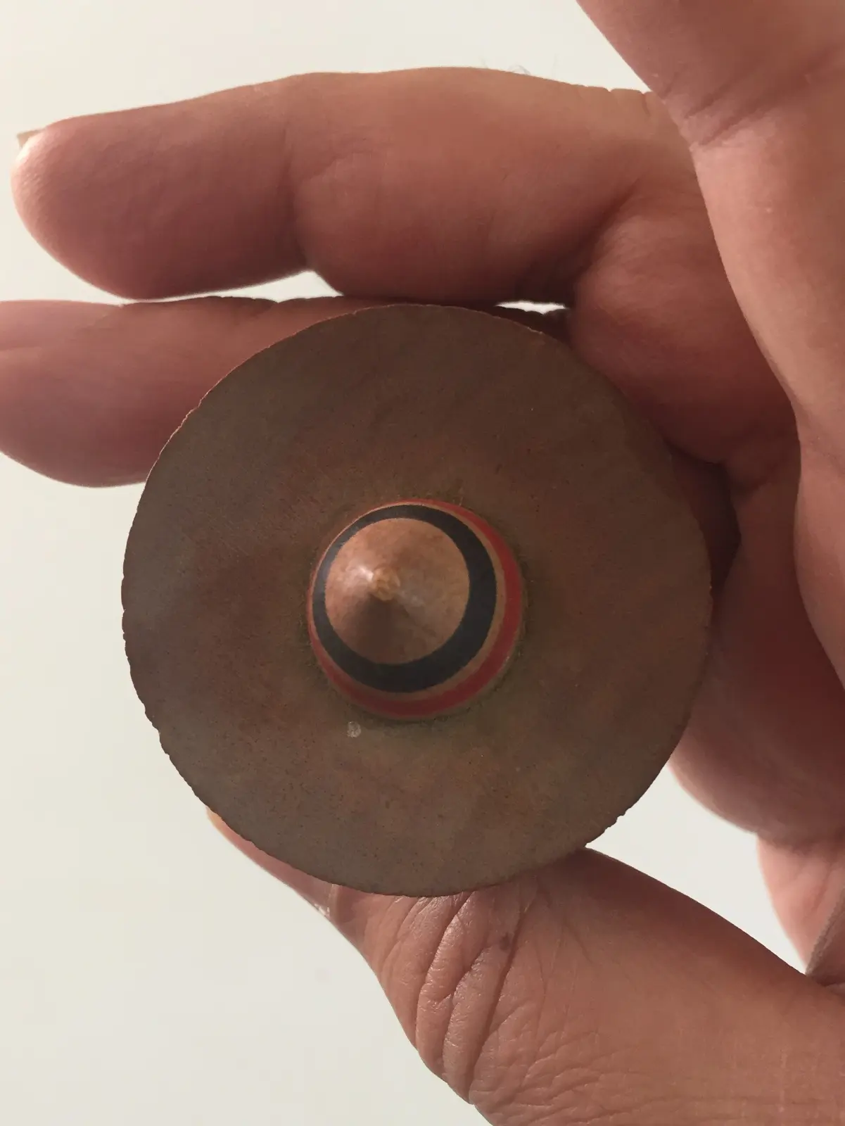 סביבון אישה וכובע מקסיקני