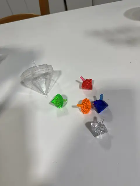 סביבון פלסטיק יהלום מגיל אחי