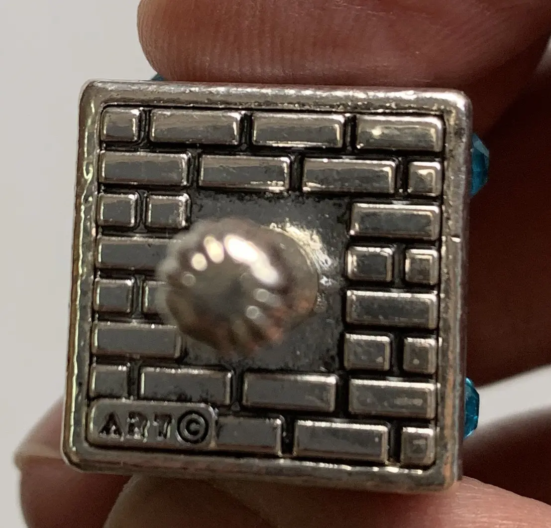 Metal Art Yudika Spinning Top Gift from Adana Haqqani