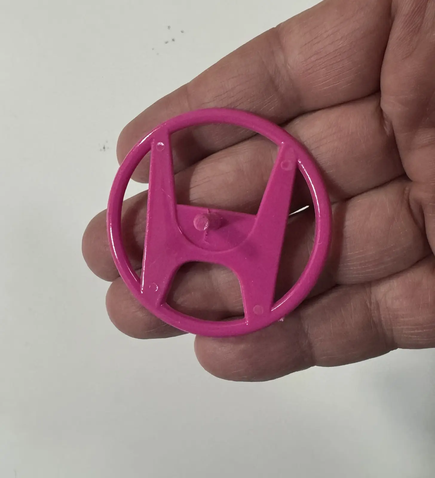 סביבון פלסטיק ממדפסת 3D סמל מכונית הונדה
