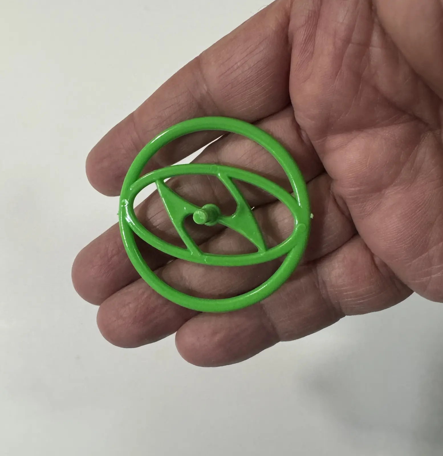 סביבון פלסטיק ממדפסת 3D סמל מכונית יונדאי