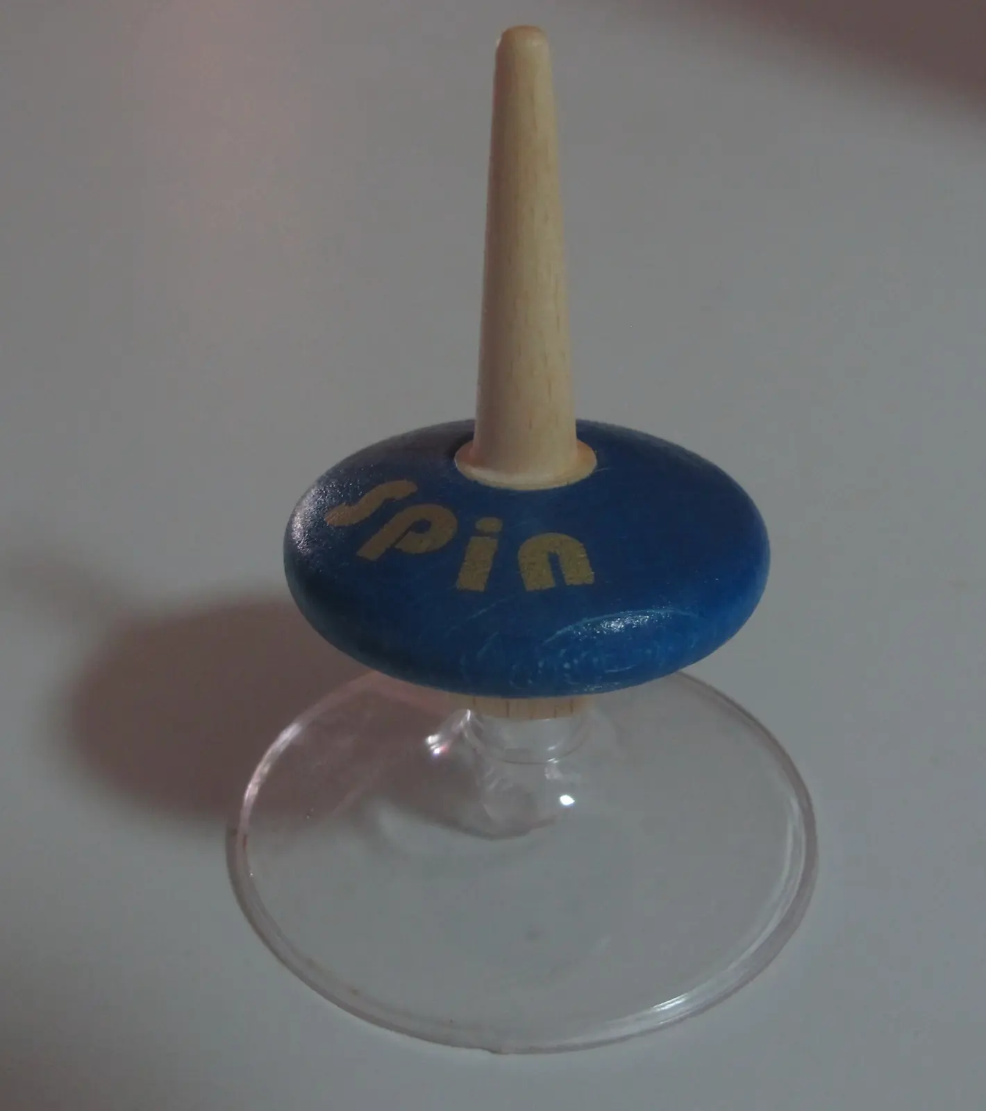 סביבון  עץ כחול מספרד 2012