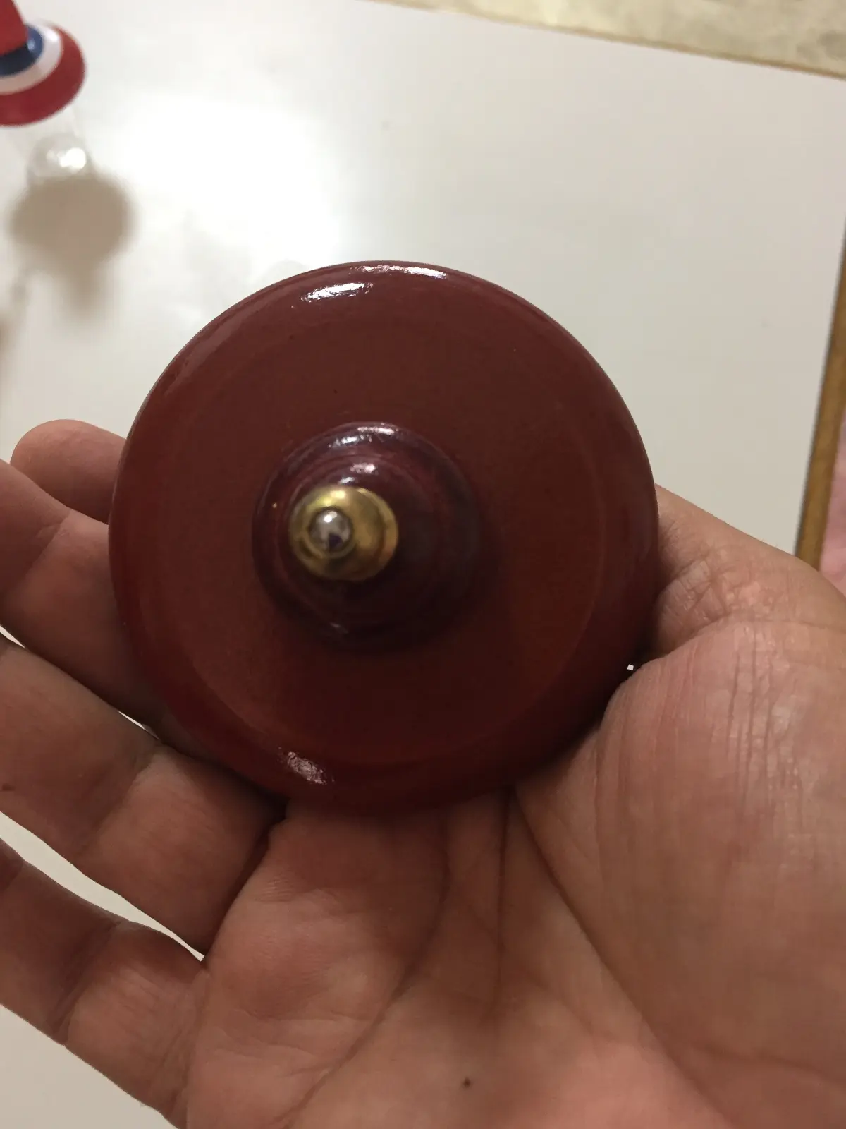 סביבון צבעוני עם טבעת משגר וחוט מטייוואן   נקנה בפראג