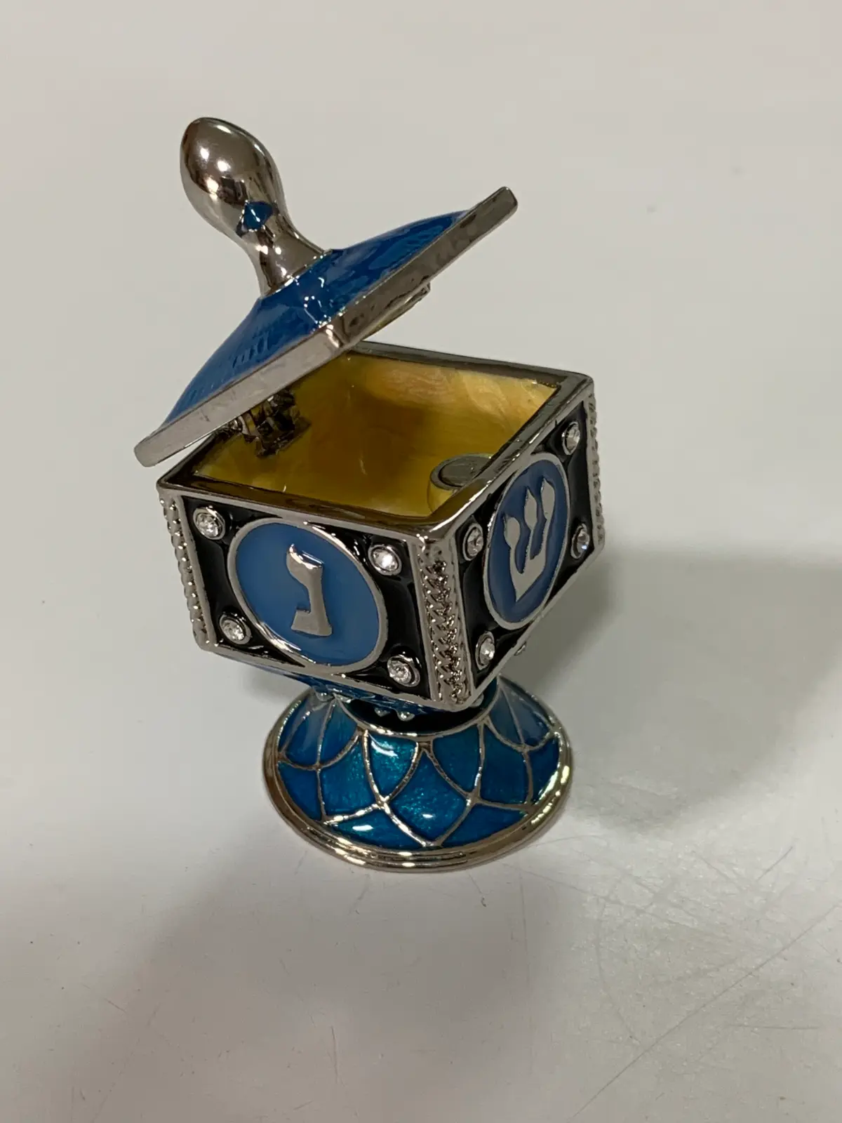 סביבון  קופסה תכלת של קרן קופאל