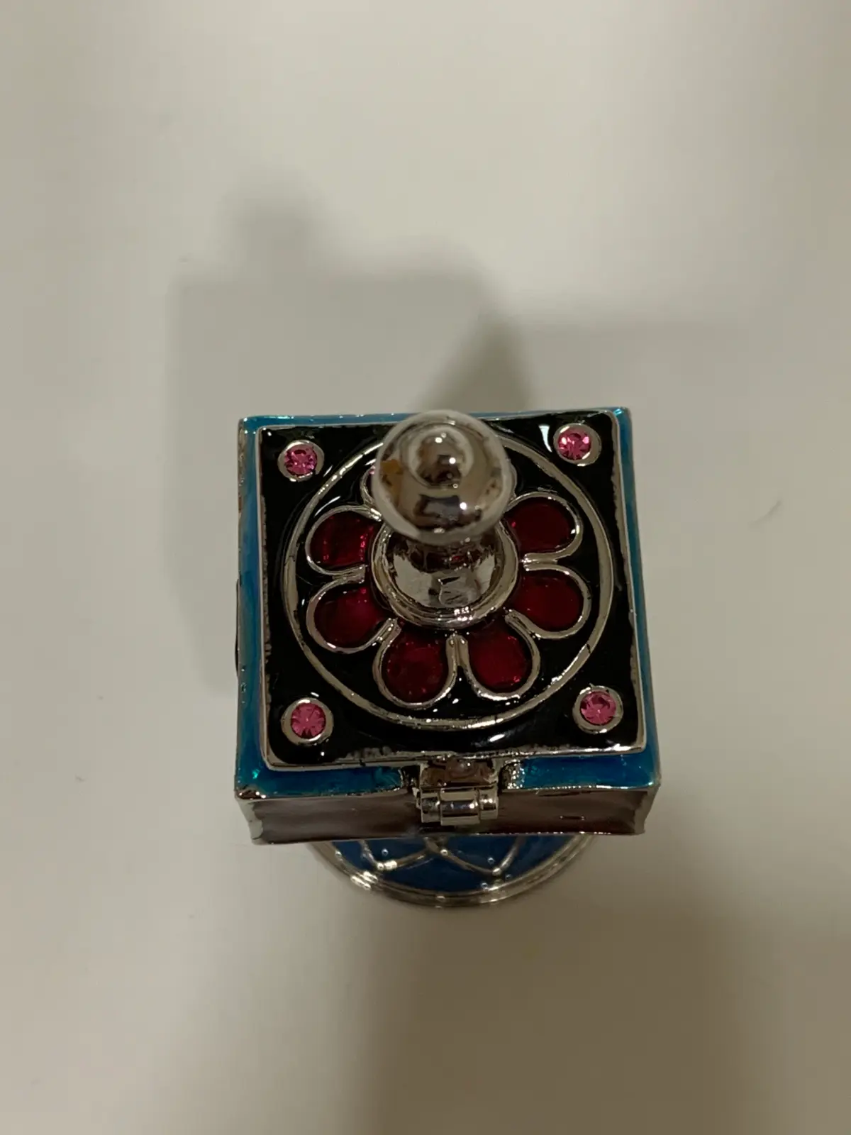 סביבון  קופסה תכלת אדום של קרן קופאל