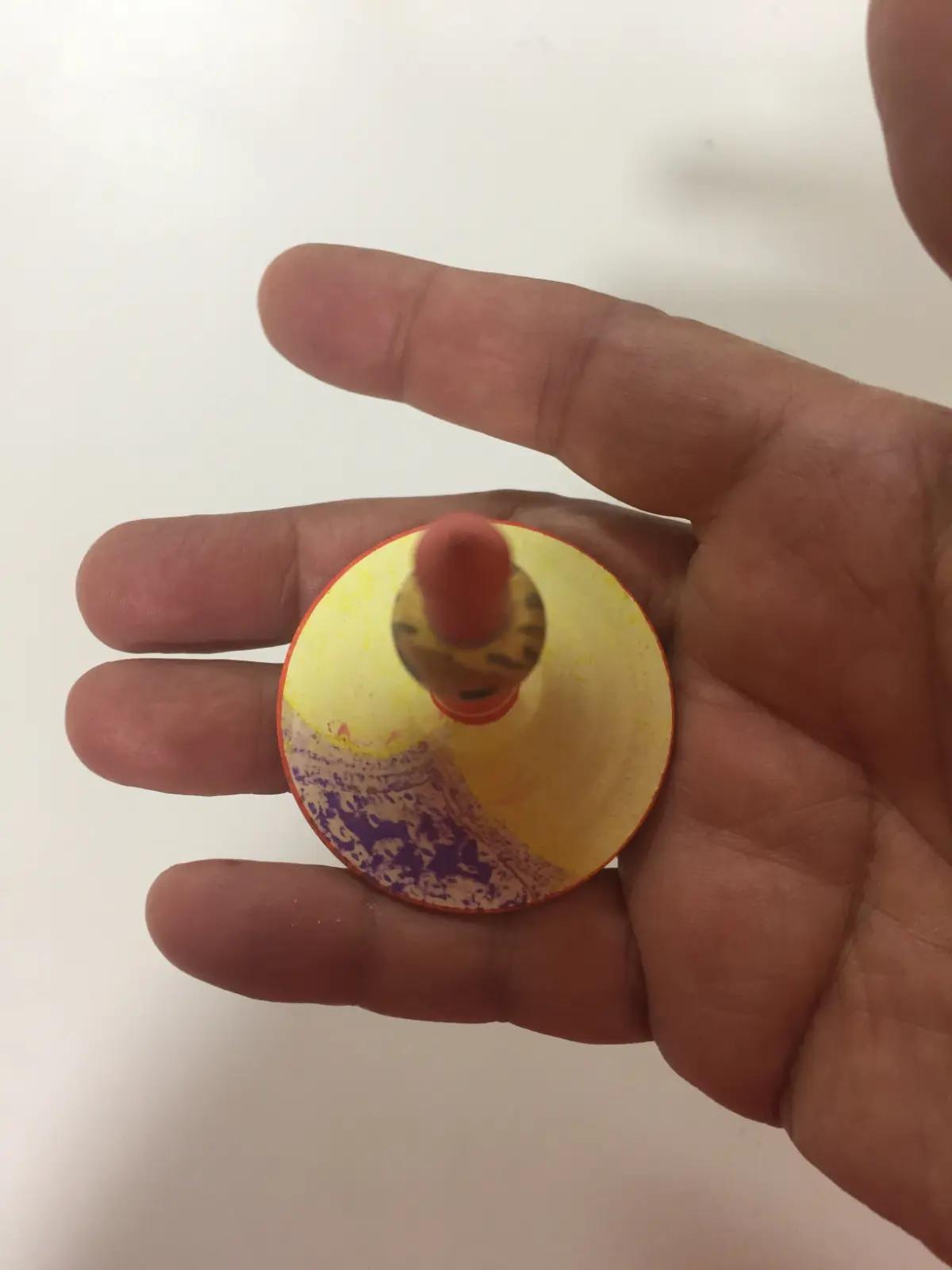 סביבון הרקדנית של שמעון אורנשטיין מנאות סמדר