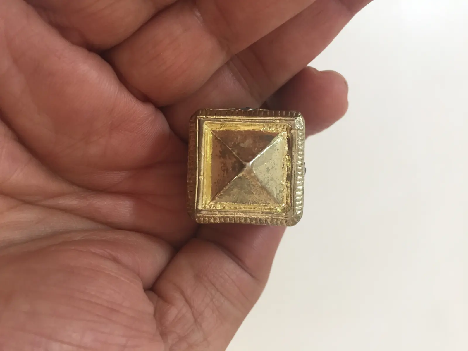 סביבון קופסא תכלת של עמי מוצרי נוי