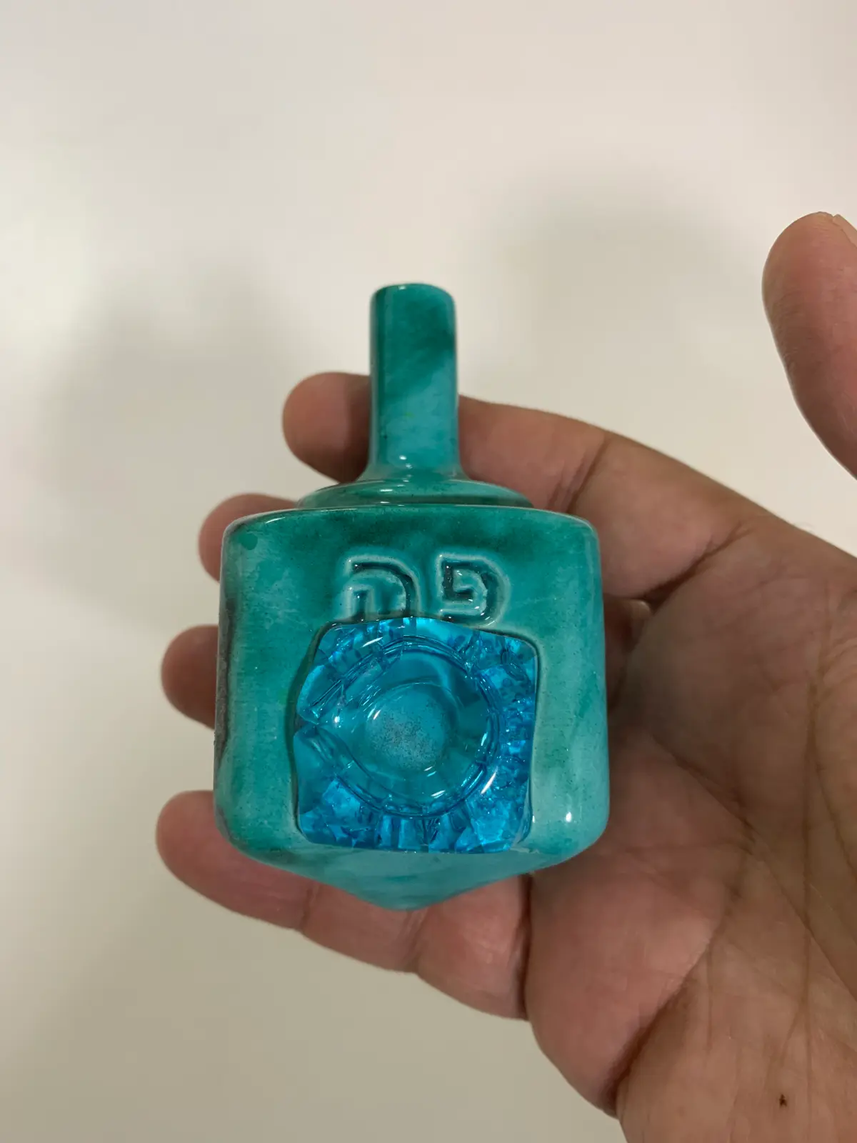 סביבון קרמי של שרה קונפורטי