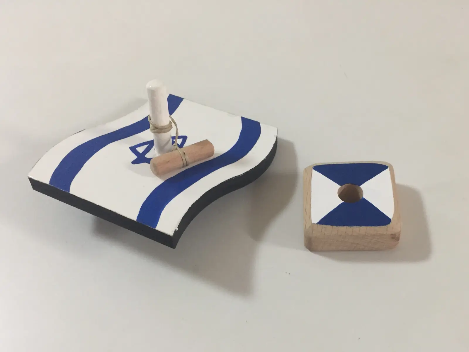 הסביבון דגל ישראל היוצרת לאורה לאסקר