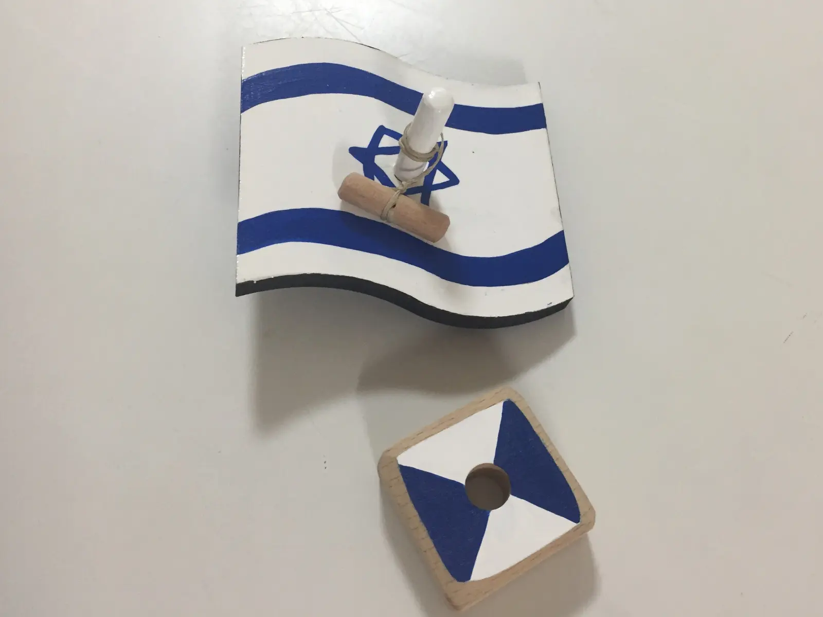 הסביבון דגל ישראל היוצרת לאורה לאסקר