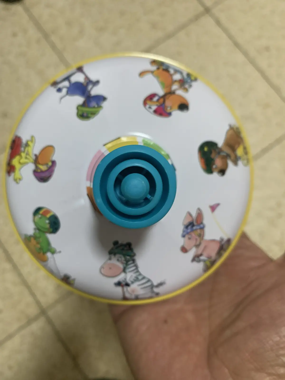 סביבון משאבה מזמזם מבית  Die Spiegelburg, גרמניה