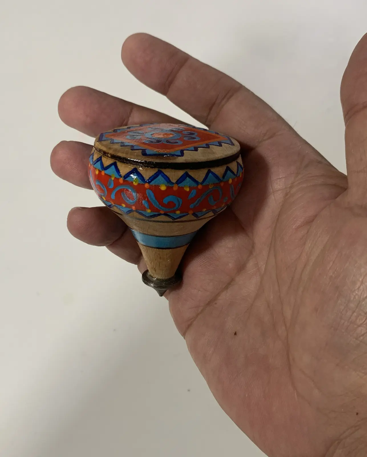 סביבון פורפרה ארמני נקנה מחנות בובימה בחיפה