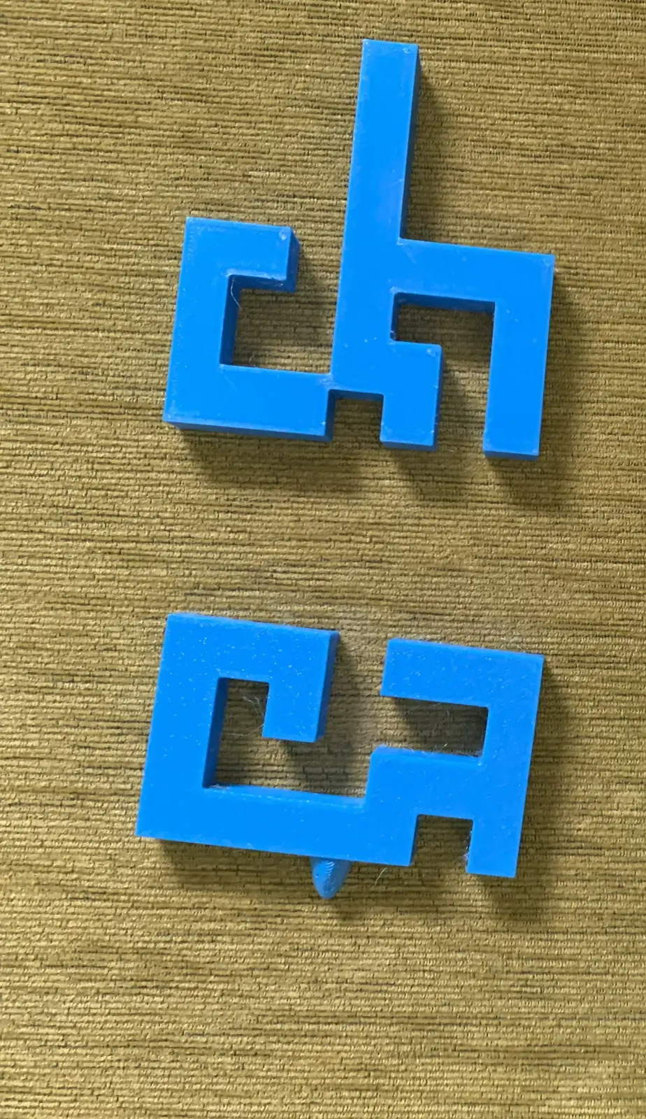סביבון אותיות ממדפסת תלת מימד כחול