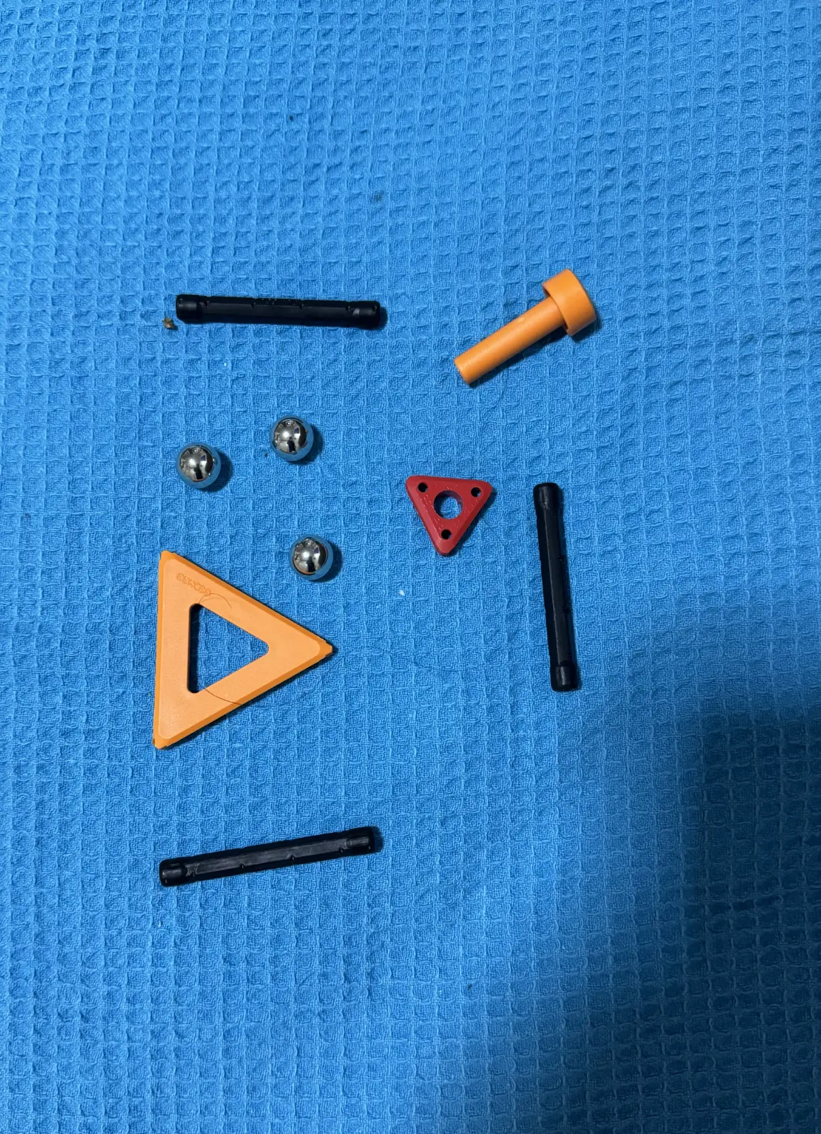 סביבון כדורים מגנטי Geomag