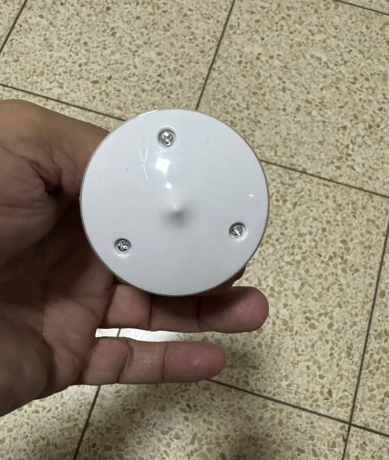 סביבוני פלסטיק על בטריות