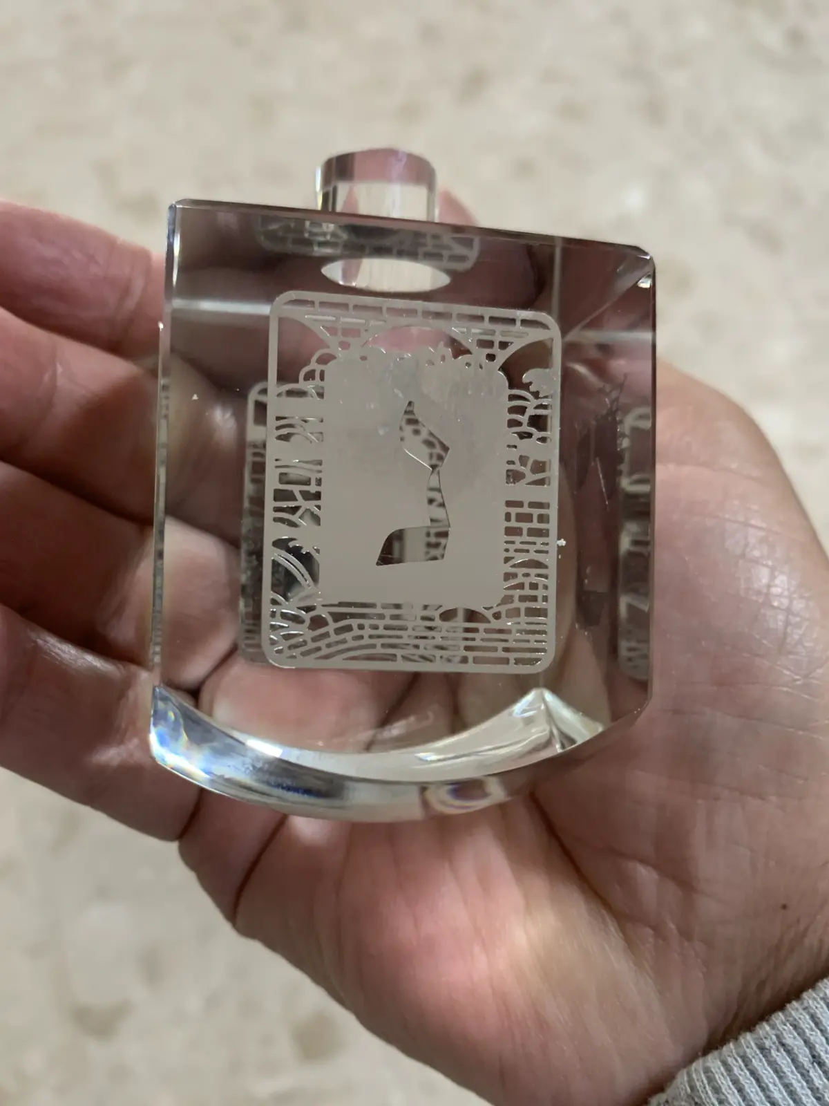 סביבון קריסטל של חברת חושן מתנה מאחי גיל