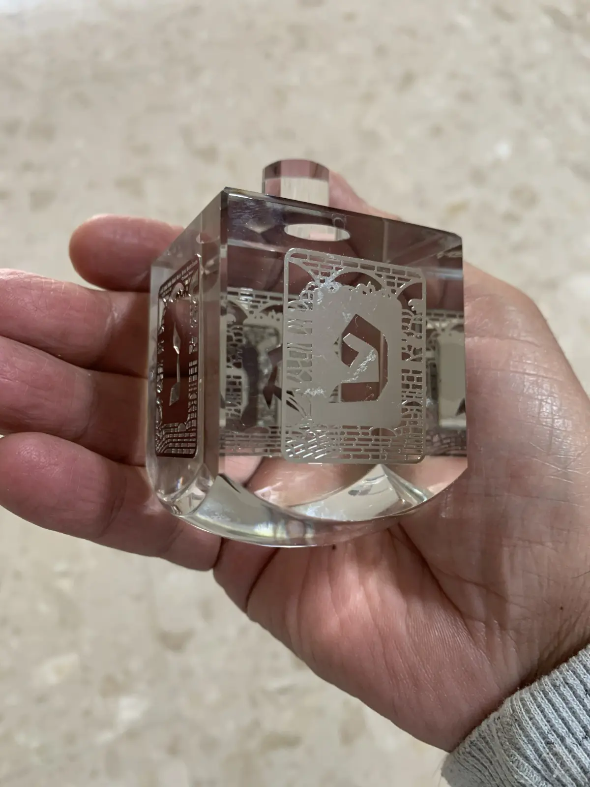 סביבון קריסטל של חברת חושן מתנה מאחי גיל