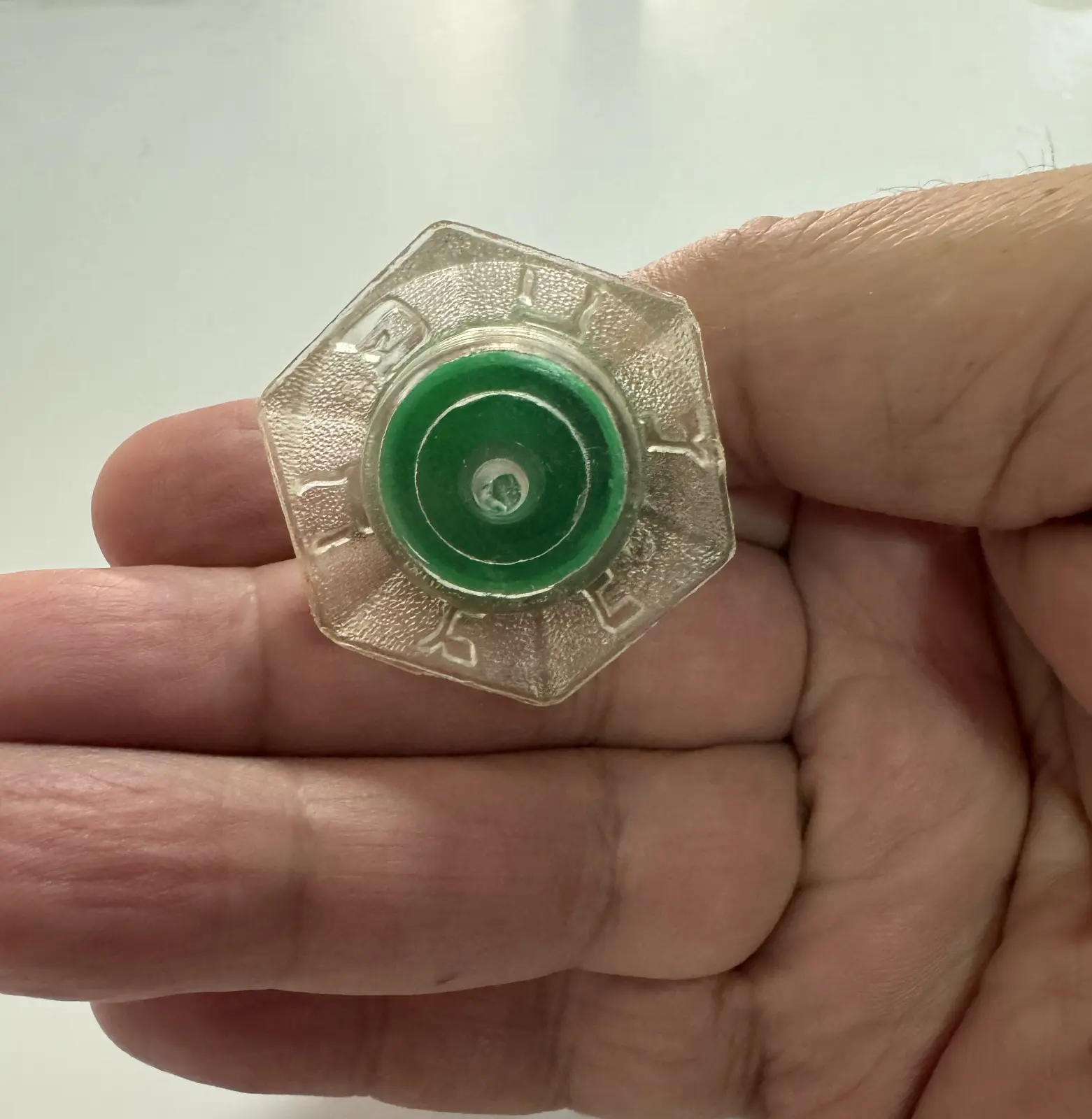 סביבון חנוכה פלסטיק אדום ושקוף  משנות ה-50-60