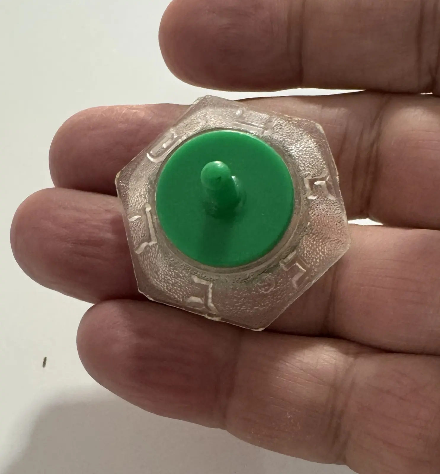 סביבון חנוכה פלסטיק אדום ושקוף  משנות ה-50-60