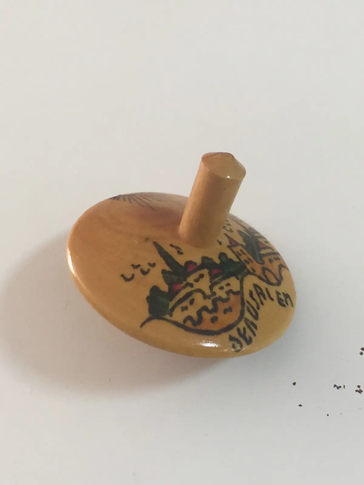 סביבון עץ זית כנראה של בצלאל