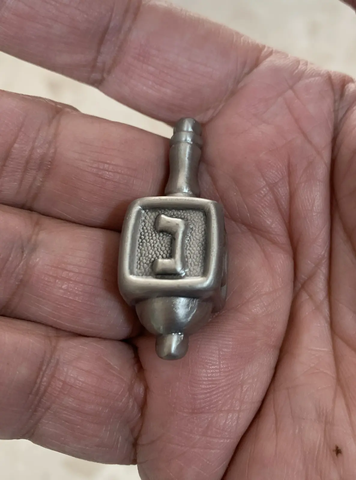 סביבון חנוכה ממתכת של  ארט יודאיקה