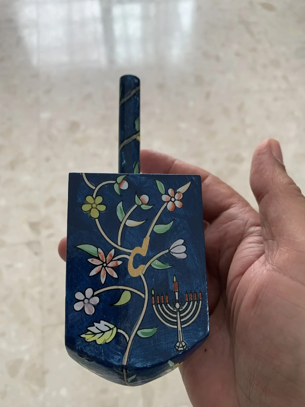 סביבון עץ  של קראשי