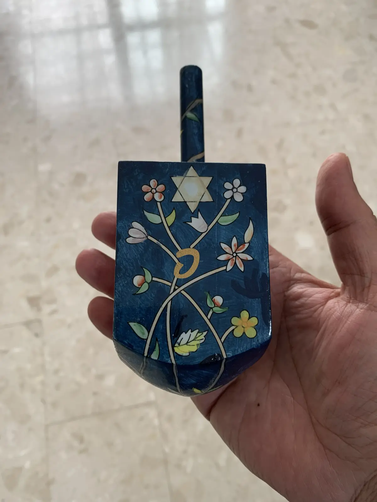 סביבון עץ  של קראשי