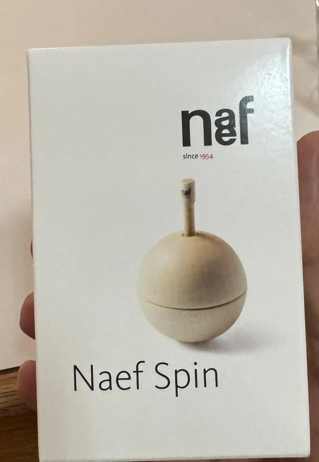 סביבון חצי כדור של החברה השוויצרית Naef